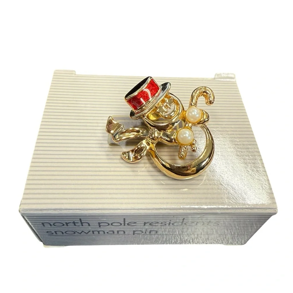 Avon Goldtone Snowman Pin with Red Hat NIB 1991 vintage